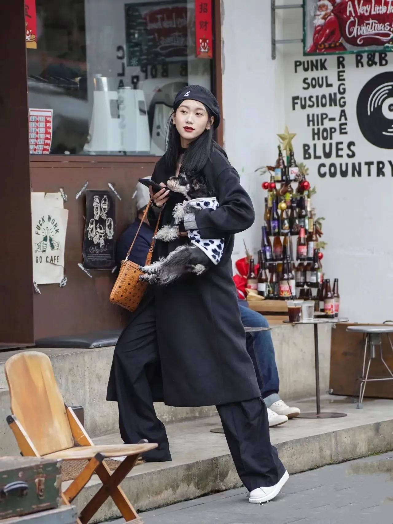 coach托特包和mcm哪个好看,买coach的包还是买mcm的包