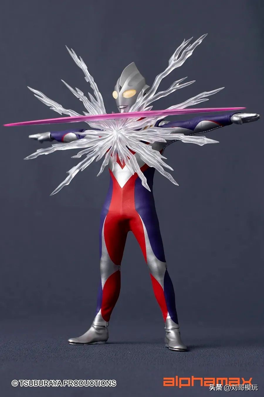 迪迦alphamax和真骨雕,alphamax迪迦奥特曼实拍