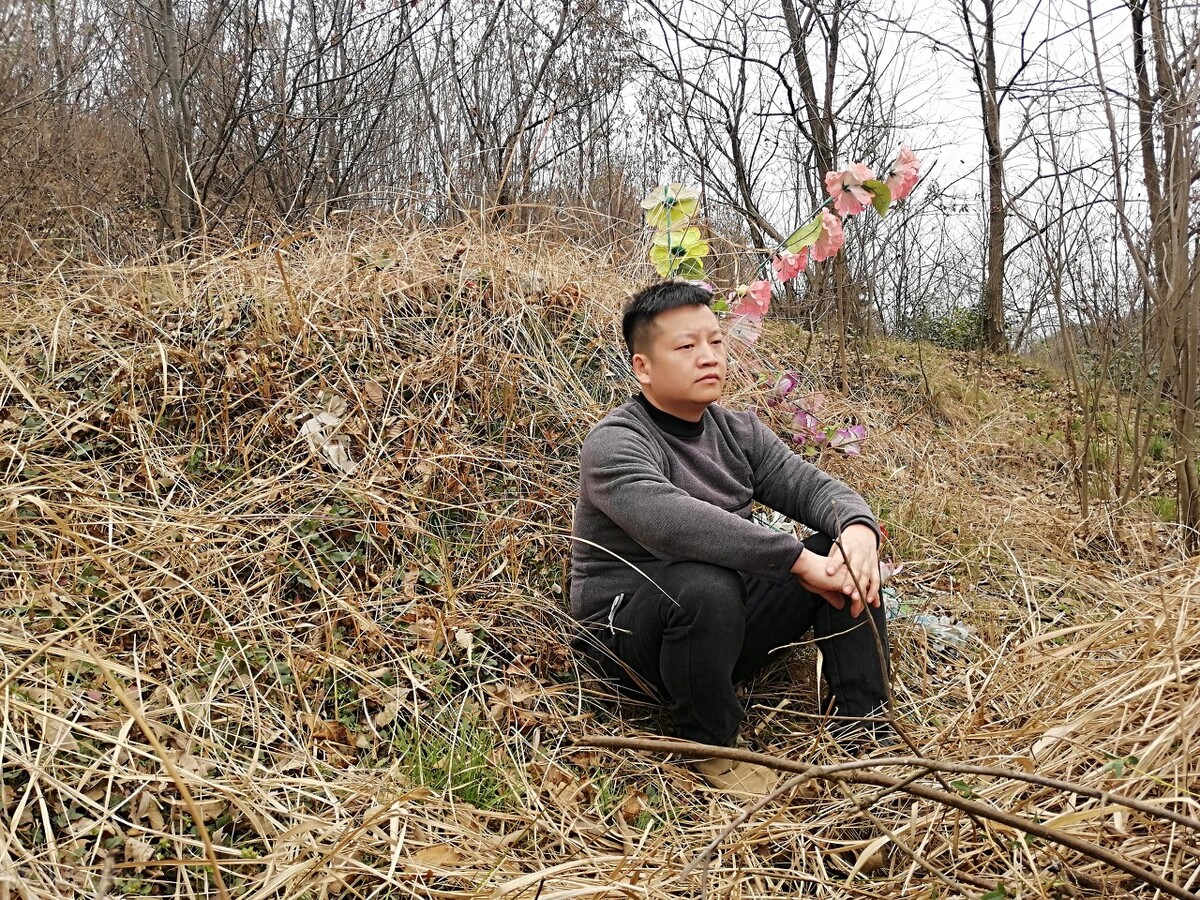 农村老人过世打墓有什么讲究,农村土葬挖坟讲究