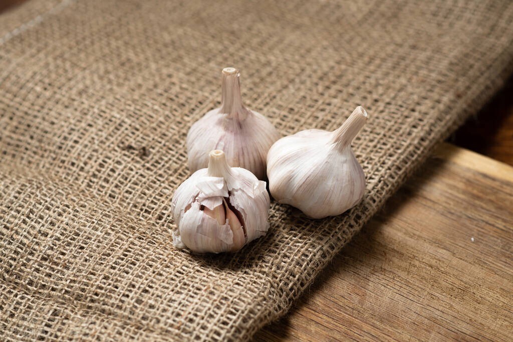 生虫的大米和发霉的大米辨别,夏天避免让大米发霉生虫的办法