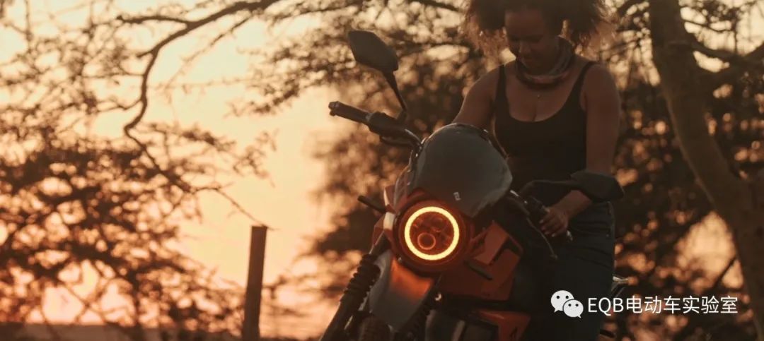 售价约1万元，180km大续航，非洲自己制造的首款电摩RoamAir