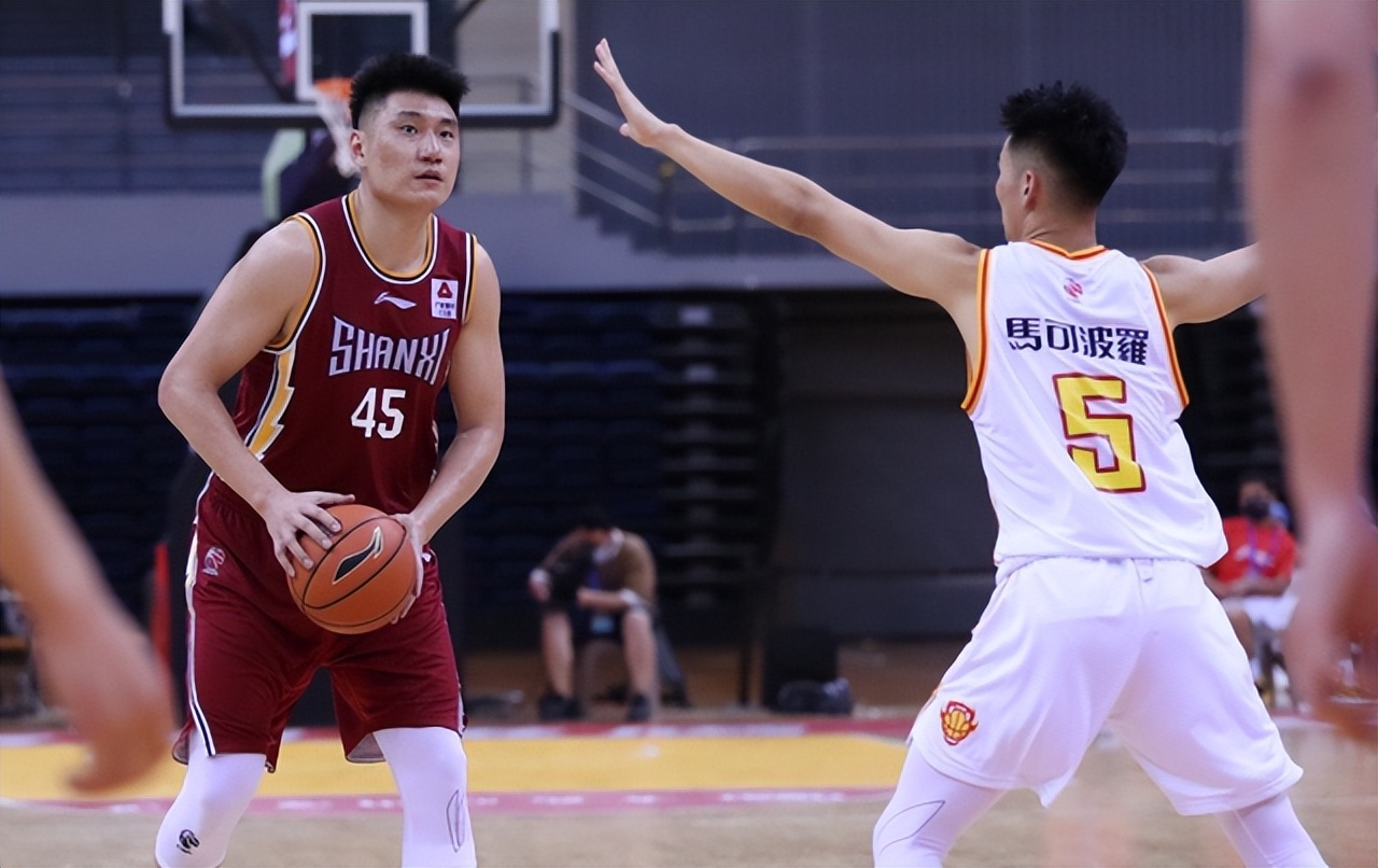 山西男篮闫鹏飞续约上海队了吗,山西男篮闫鹏飞