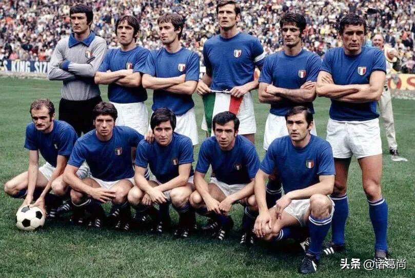 曾经的男模军团，意大利世界杯球服变革