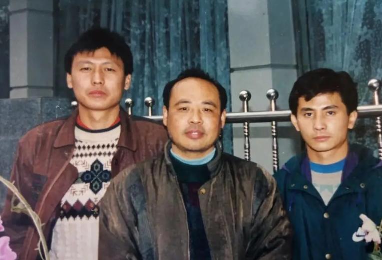 67岁大爷健身24年，娶小13岁美女娇妻，夫妻美满幸福、让人羡慕