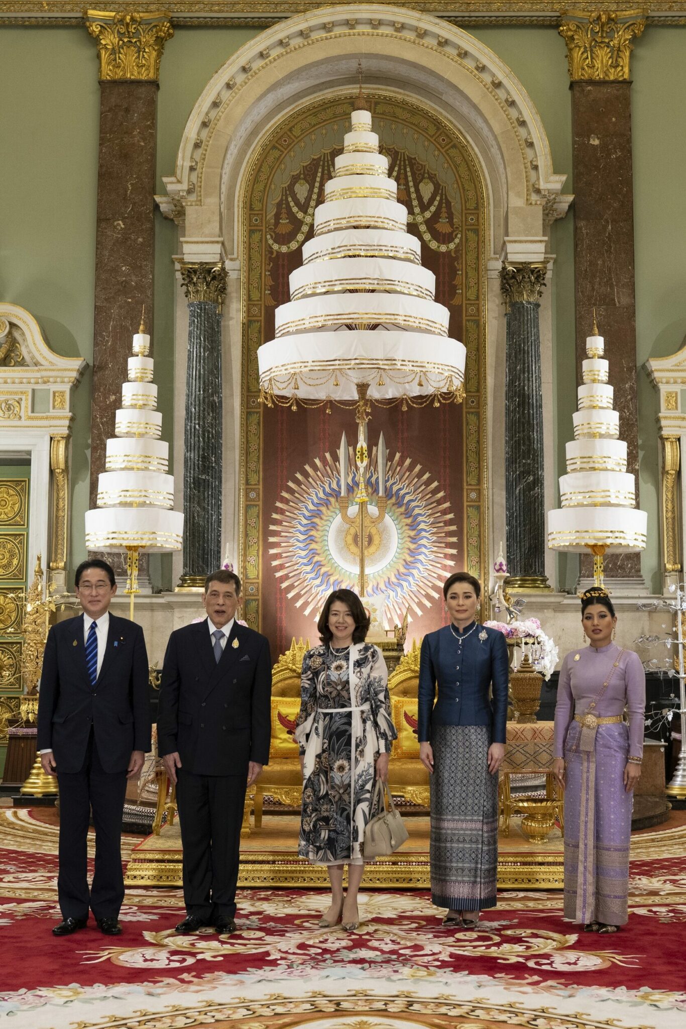 太太团穿什么衣服,日本和服vs旗袍