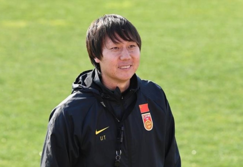 16岁就入选健力宝队留洋巴西,16岁李铁