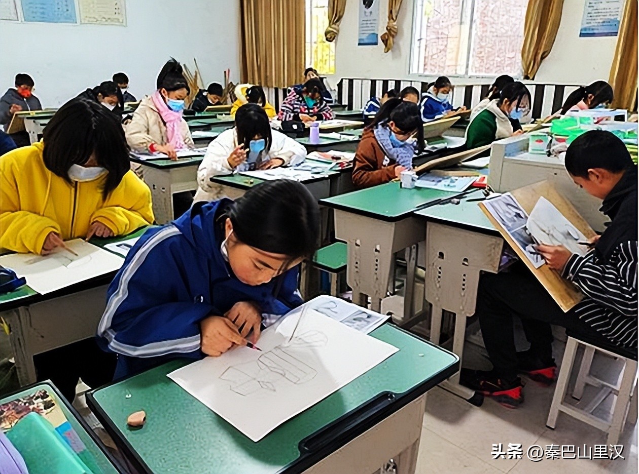 缤纷社团活动展示青春风采,多彩社团活动增添校园活力