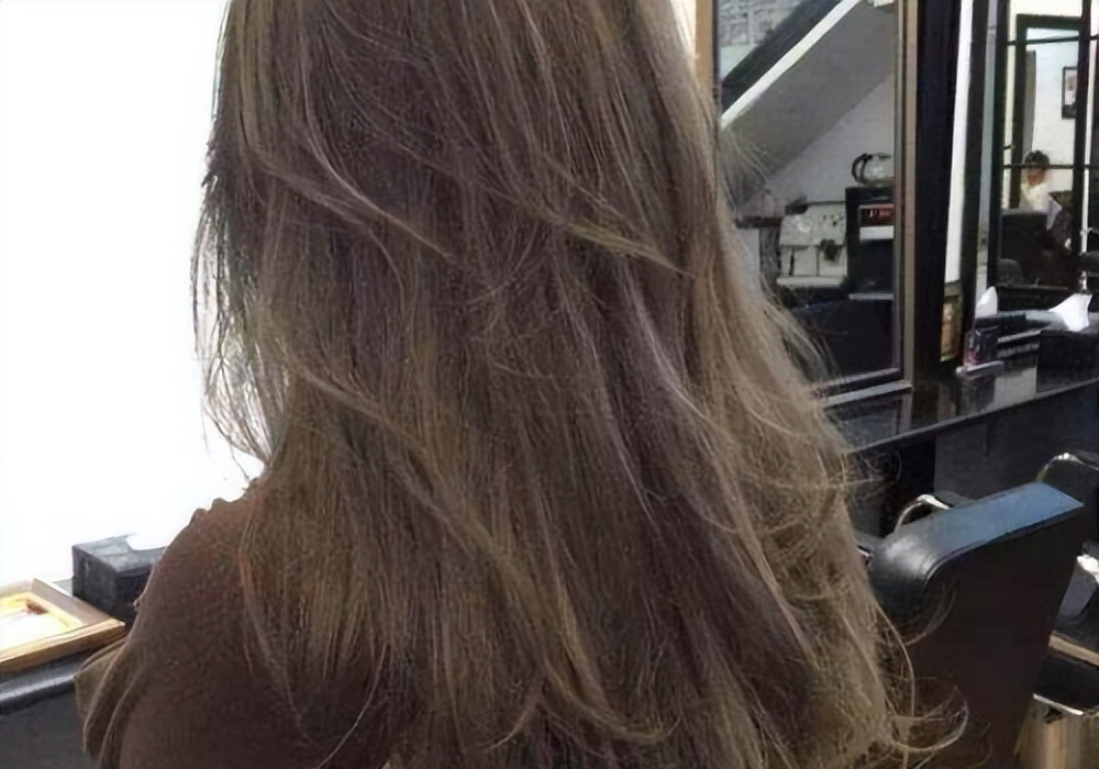 漂发伤害头发吗,漂发对头发的伤害大吗