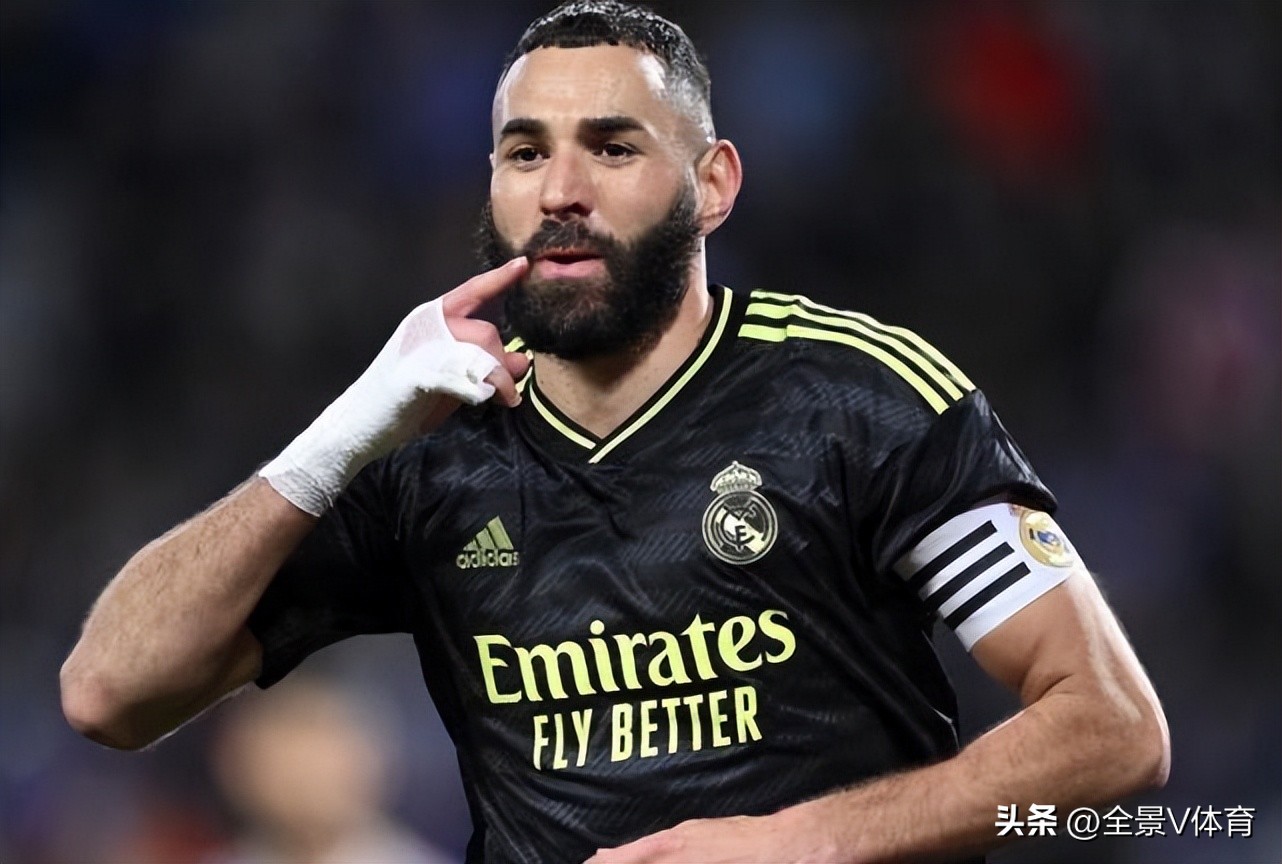 西甲皇马6-1马洛卡本泽马2传2射,本泽马造四球助皇马登顶西甲榜首