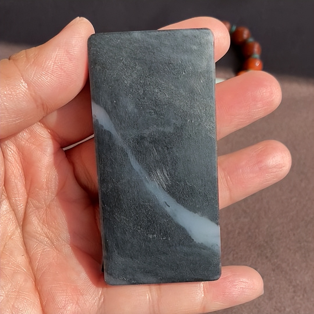 水墨意境和田玉青花籽料原石欣赏,和田玉青花山水的意境