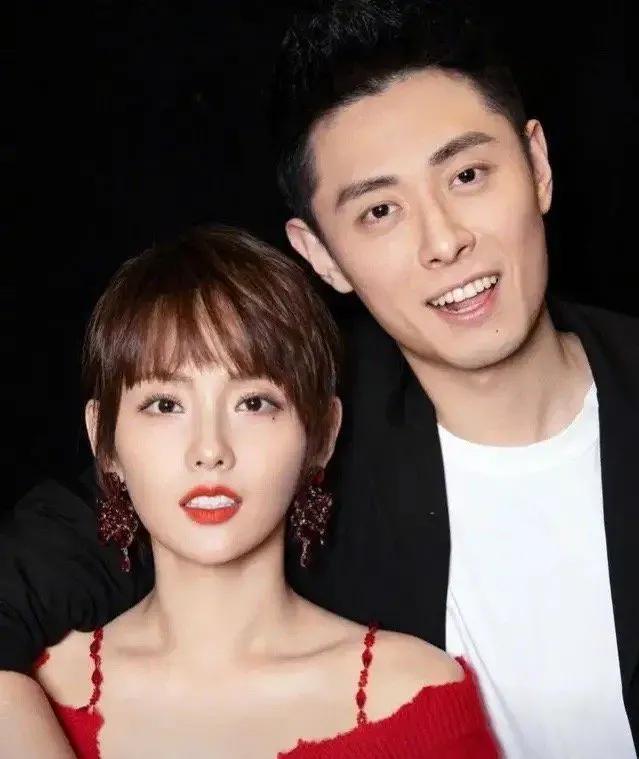 买超为啥那么喜欢张嘉倪,买超微博还写着张嘉倪老公吗