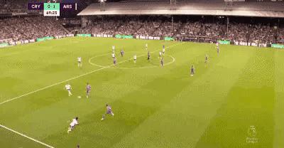 英超揭幕战阿森纳胜水晶宫,英超比赛马丁内斯和恩佐