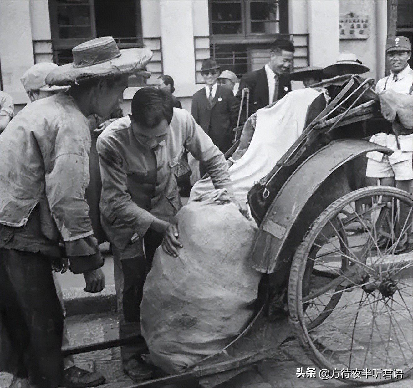100张老照片见证世事沧桑,难得一见的老照片岁月是把杀猪刀