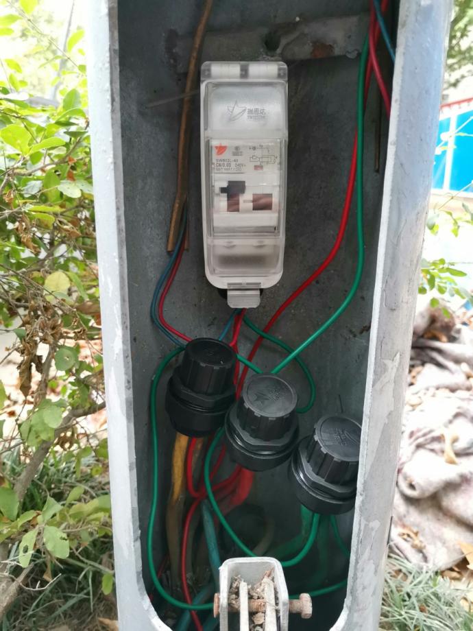 路灯主电缆和路灯配线接线图,路灯引线与电缆接头