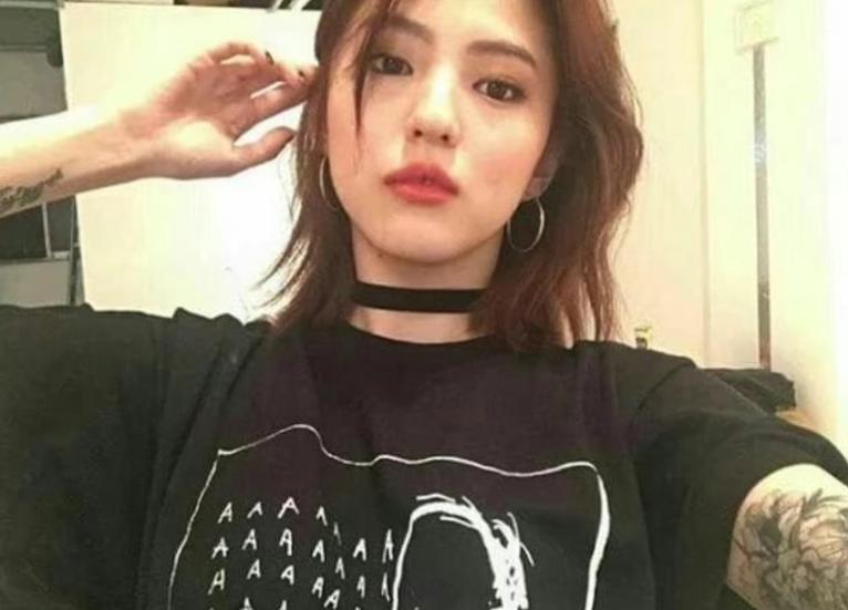 她是挺惨，但也不用这么同情吧？