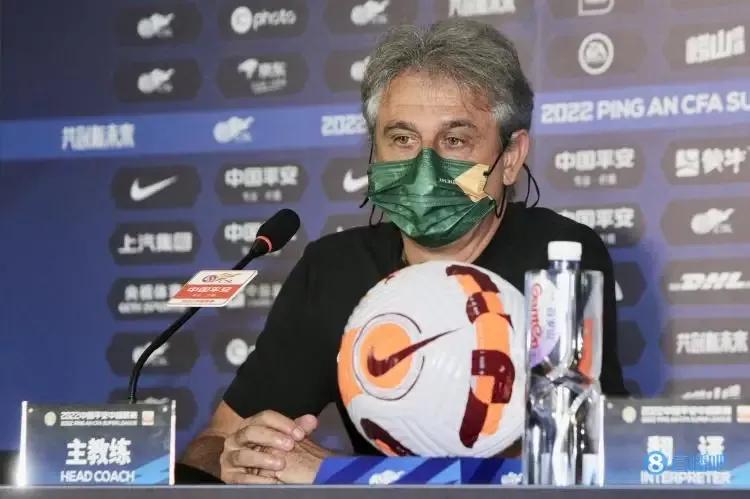 瓒崇悆杩欎竴璺殑杈涢吀鍙湁鑷繁鐭ラ亾,涓浗瓒崇悆鍞湁瓒崇悆涓嶅彲杈滆礋