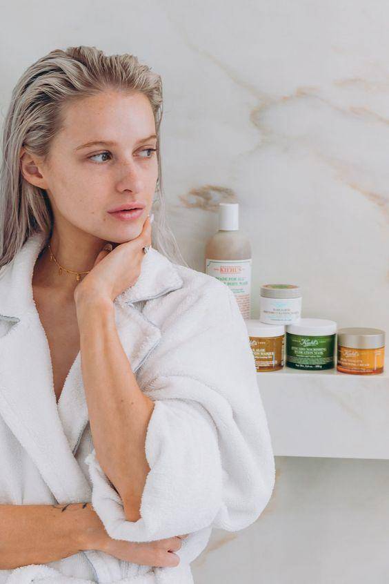 用了护肤品皮肤刺痛是缺水吗,护肤刺痛缺水怎么回事