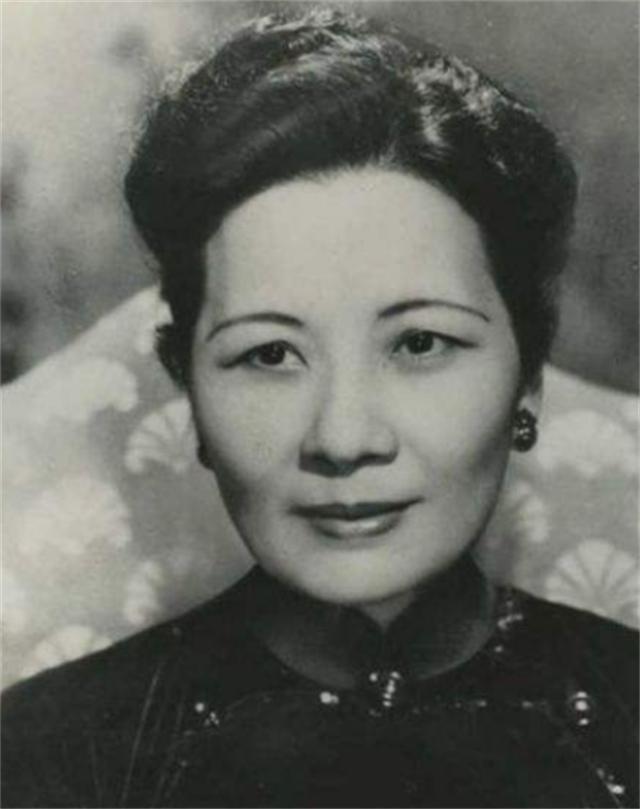 世界上最大的夜明珠怎么成路灯了,男子挖到6吨夜明珠