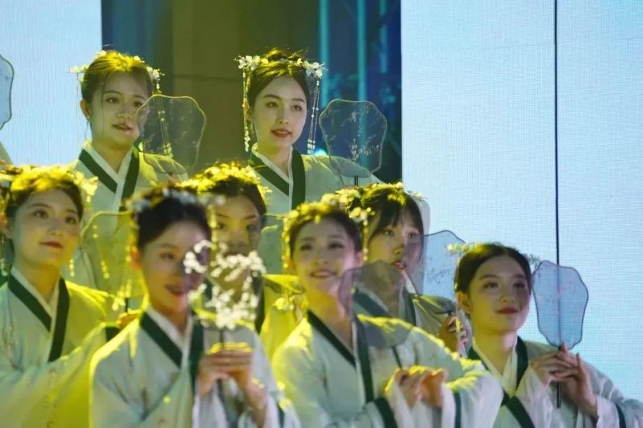 BISU出发,行走世界!欢迎报考北京第二外国语学院!