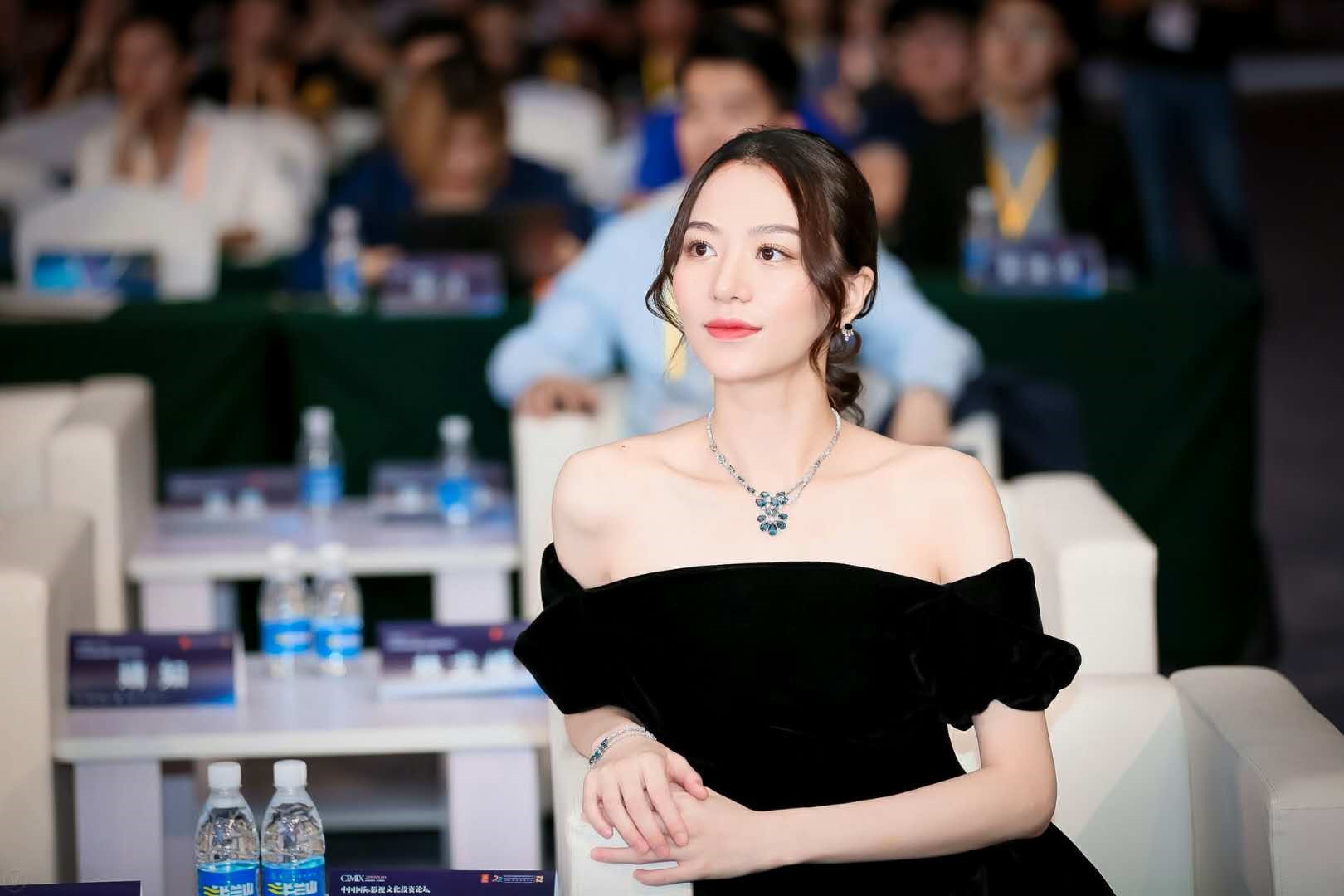 和杨紫对戏,和杨紫同台唱歌