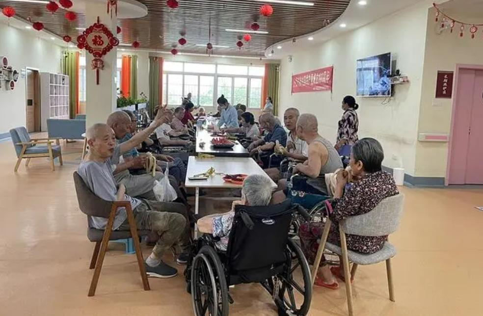 独身生活难道错了？一张无人签字的手术单，让她惊觉自己真的老了