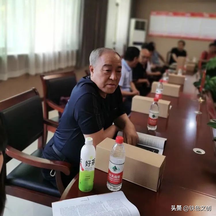 邢台铁道兵部分老战友举行庆八一活动：风雨同舟兵心依旧