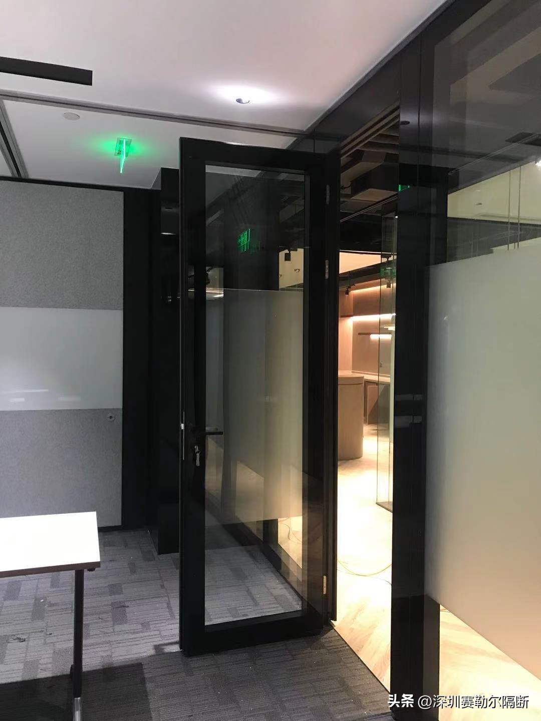 卫生间双层玻璃门碎了一层怎么办,阳台双层玻璃门推拉门滑轮更换