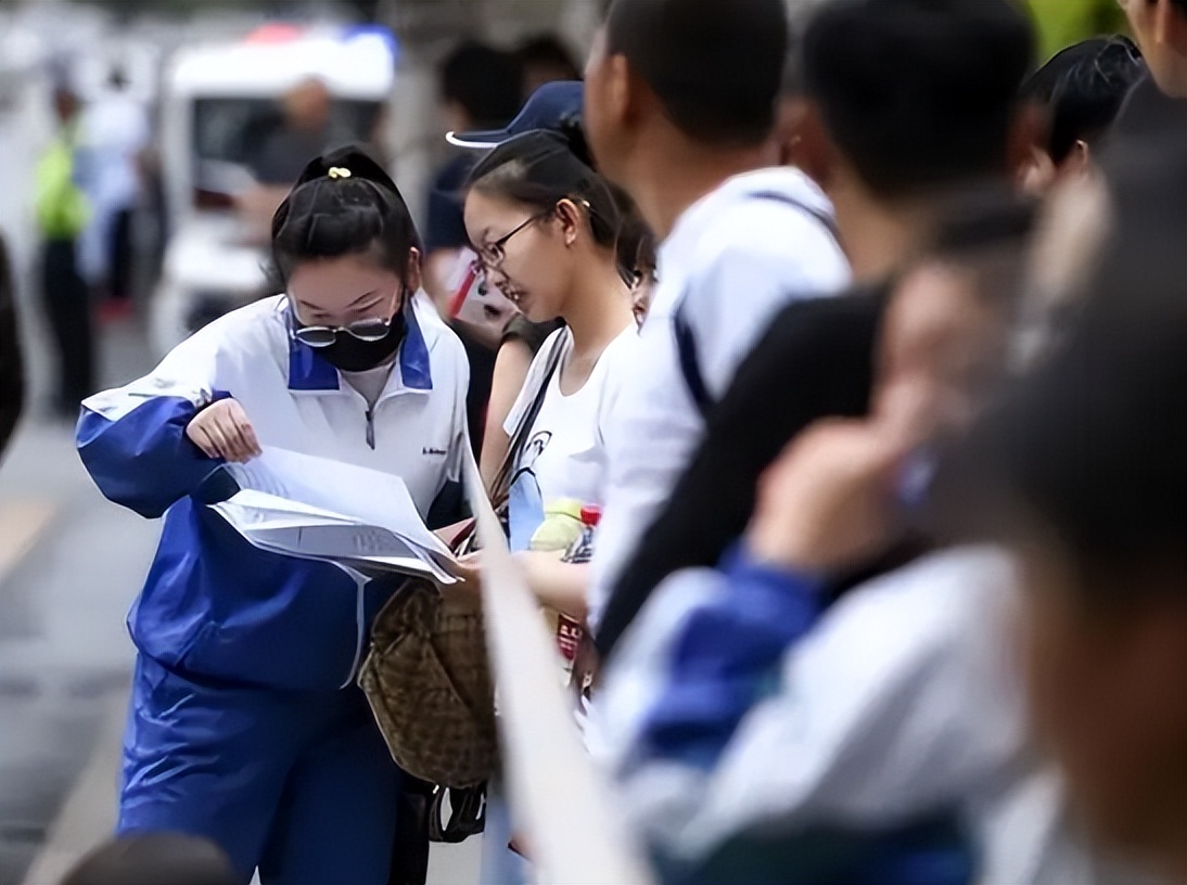 2013年,女孩称自己高考586分,再次查询却发现,只剩下了364分