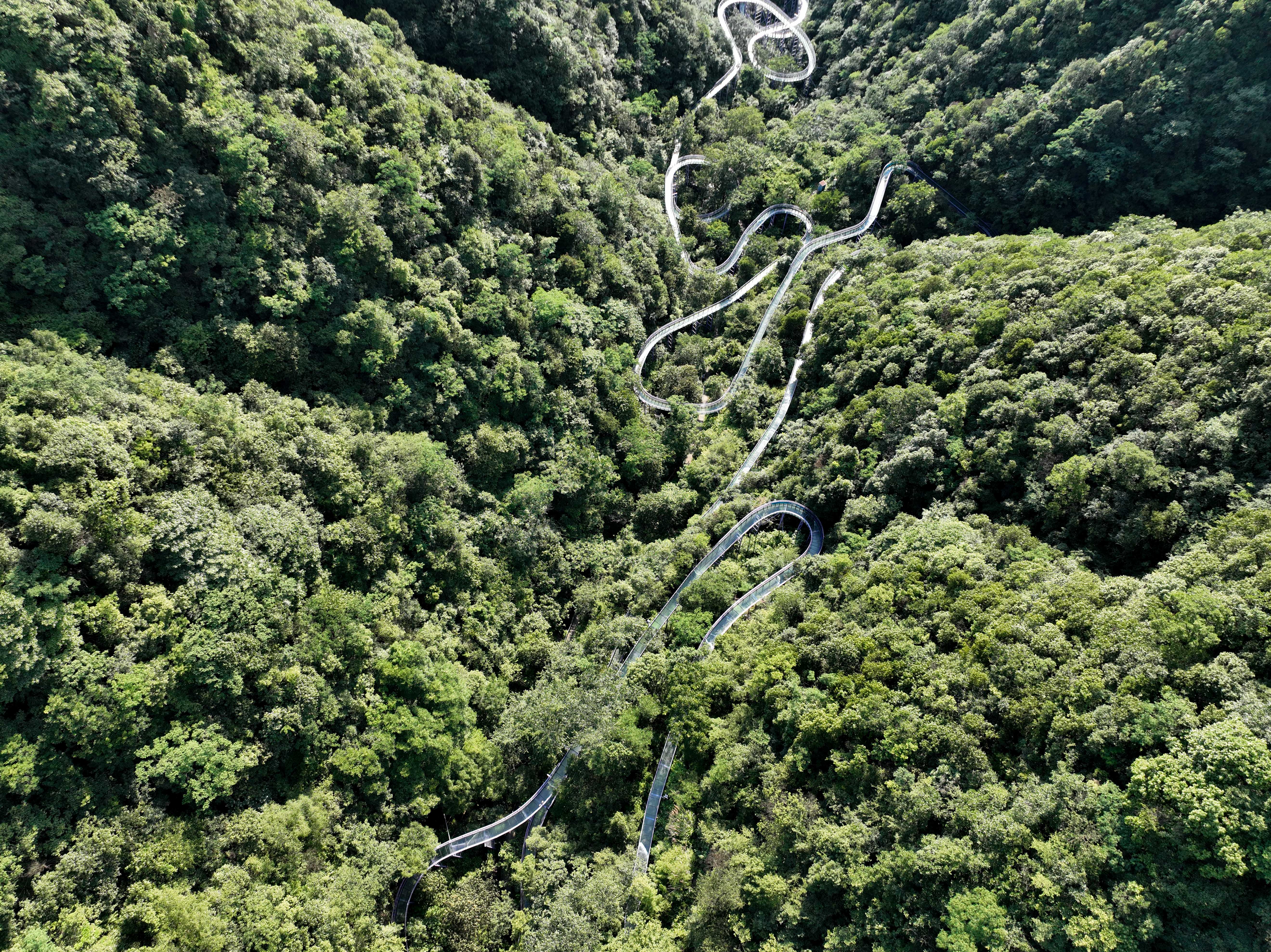全球最长的通体玻璃漂流，距离杭州2小时就有，赶紧来玩玩