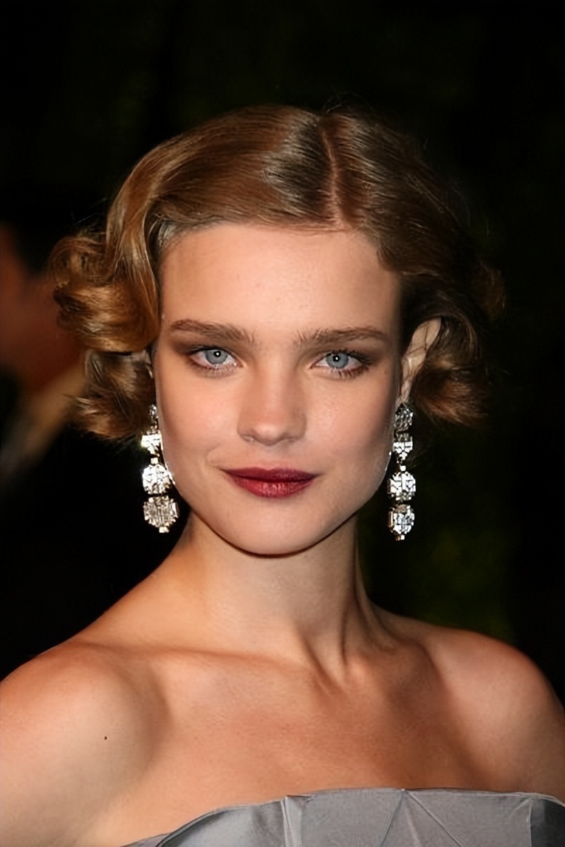 天降壕姐！LV太子妃通过测DNA找到失散多年亲妹，带她巴黎豪华游