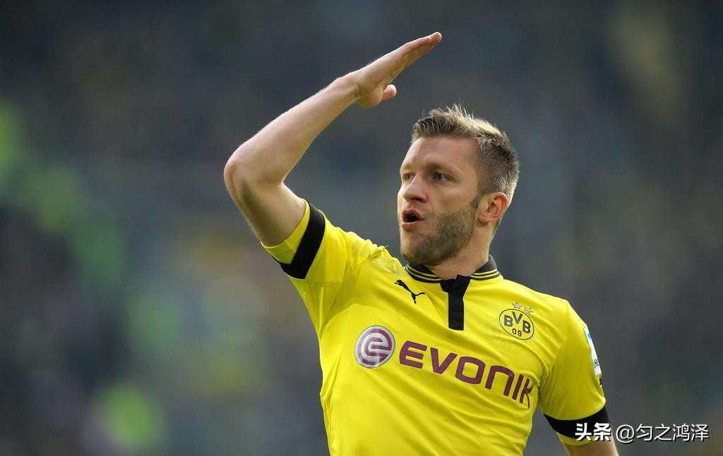 克瓦拉茨赫利亚萨拉赫,克瓦拉茨赫利亚模仿梅西