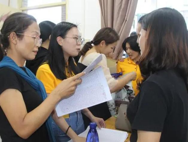 小学家长会乱象,小学开家长会不去行不行