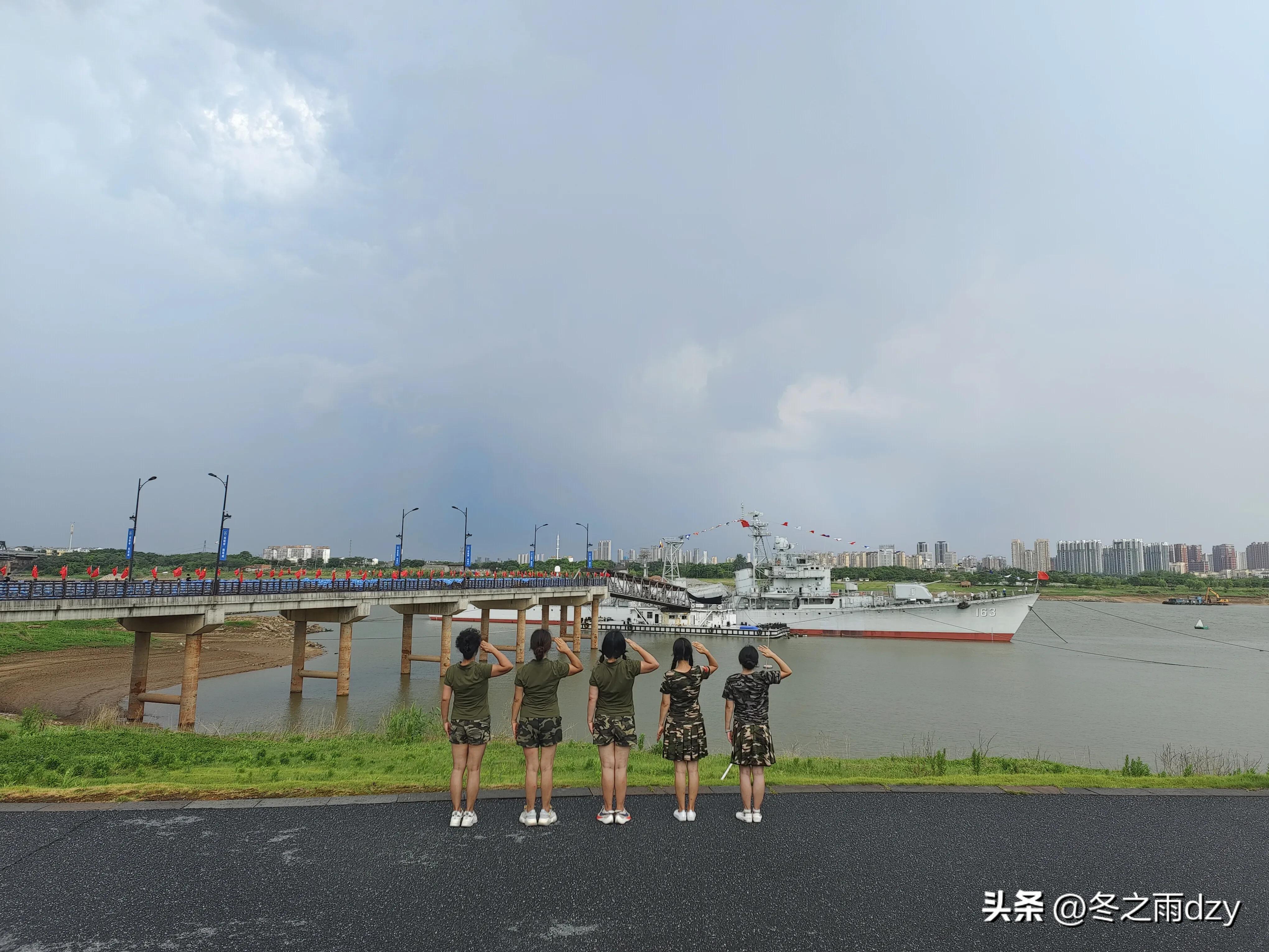 南昌舰主题园凤凰洲湿地公园,凤凰洲建军广场