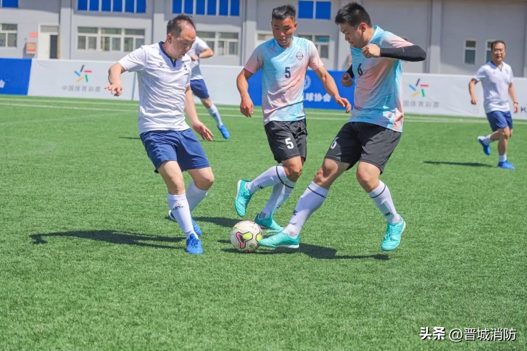 绿茵场上展风采,绿茵场上