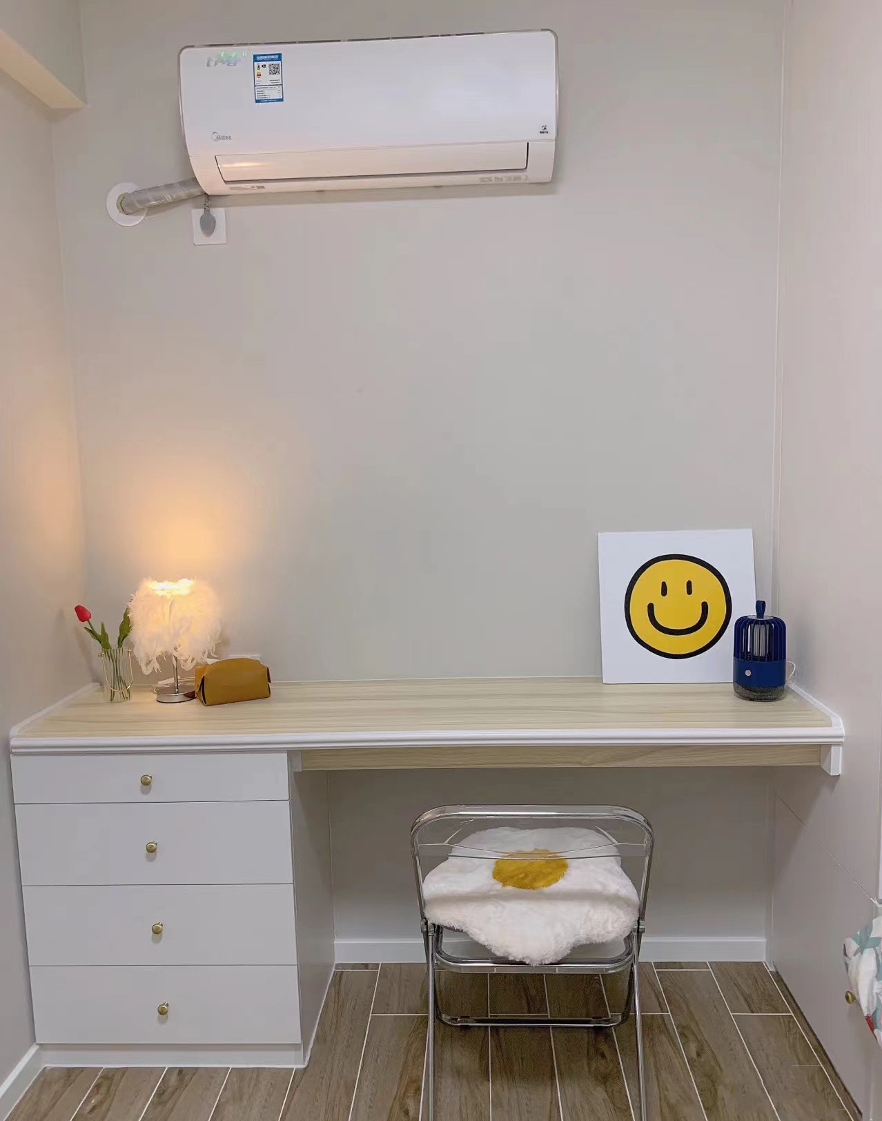 小户型进门鞋柜装修效果图大全,极简老房进门鞋柜简单大气