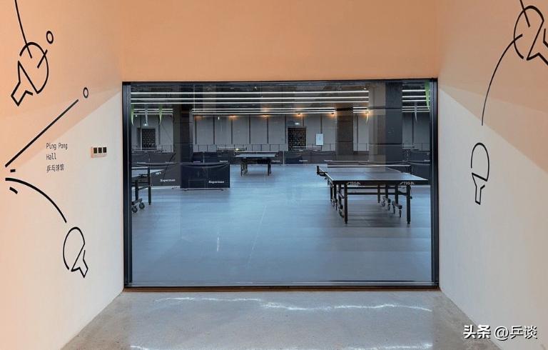 许昕球馆揭幕,恭喜发财乒乓球