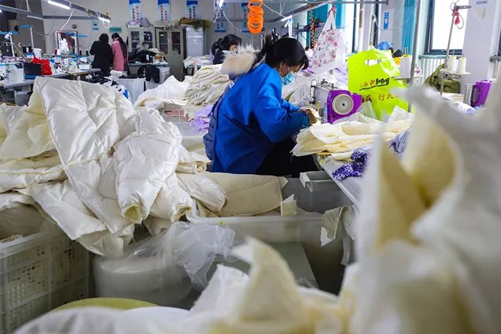 户外大牌“*毒涉**”/代工大厂营收减少品牌客户下单态度趋保守