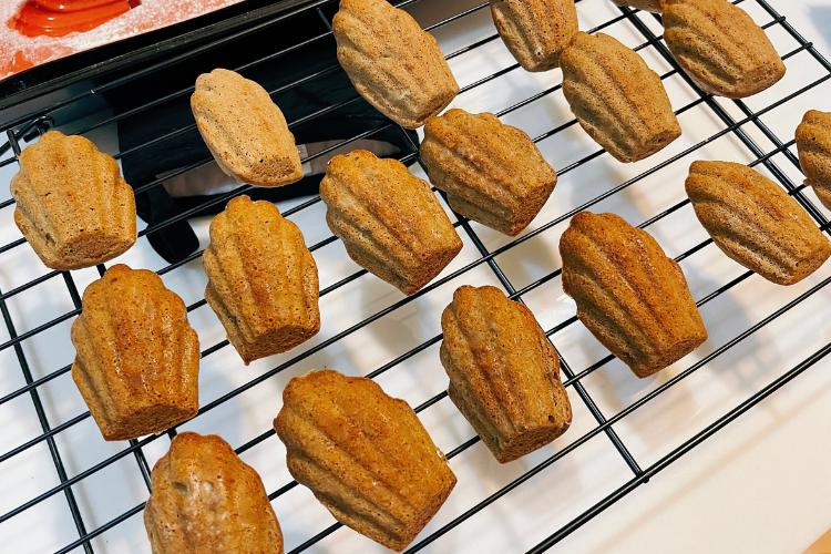 「蜜香紅茶苹果玛德琳」下午茶小点心，独特熟果蜜香