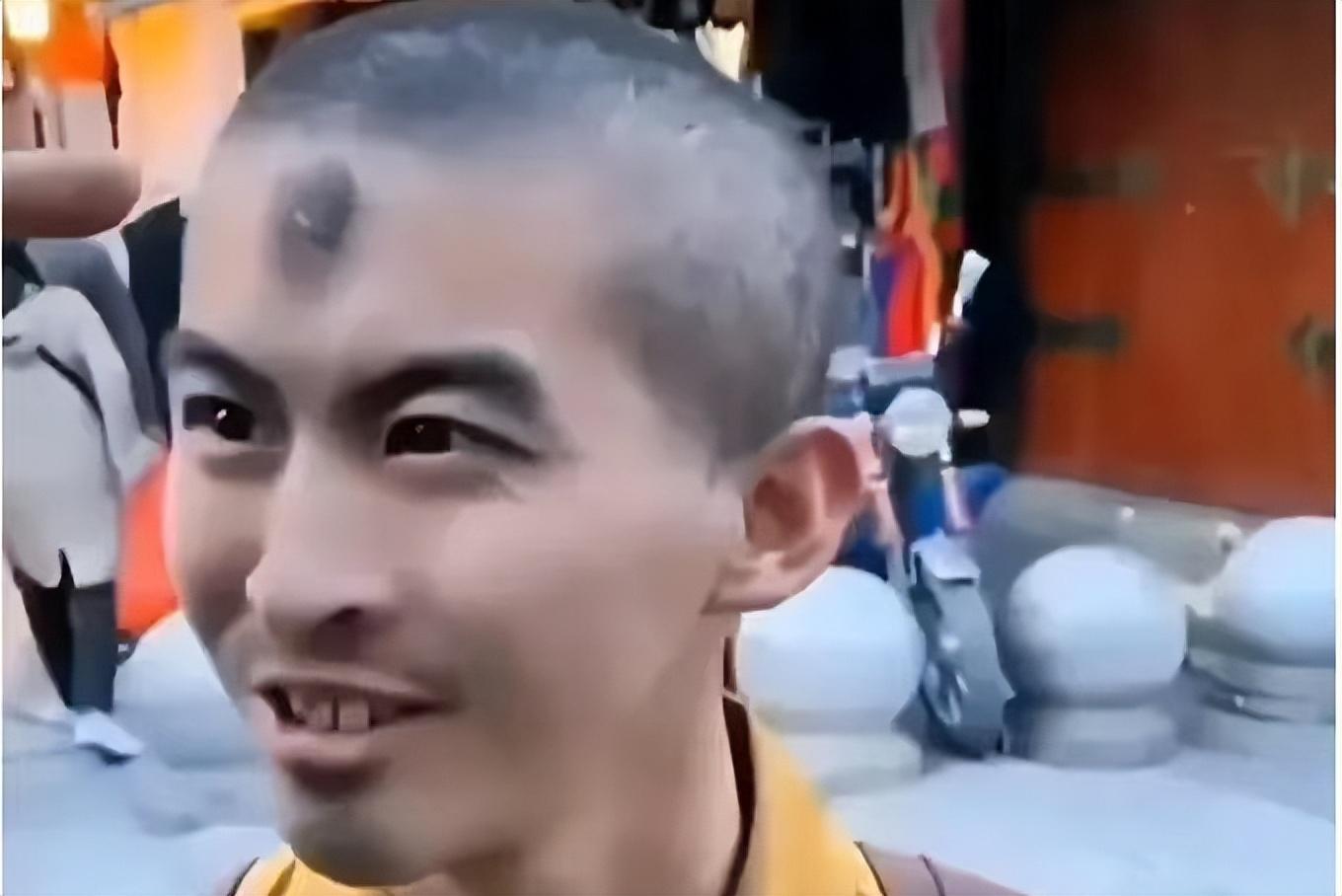 大学生徒步3700公里进寺庙,山西大学生去西藏