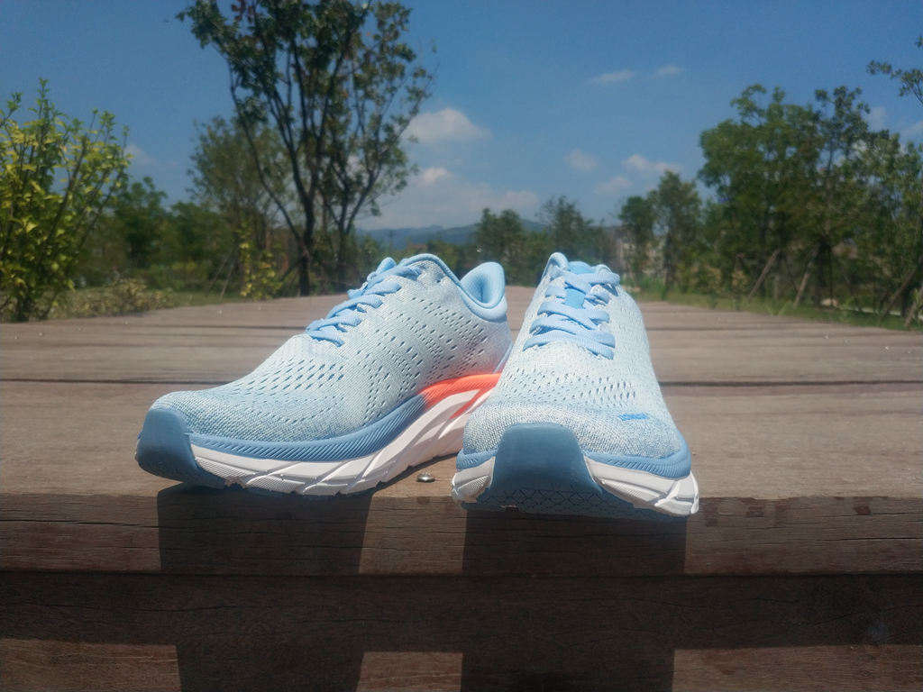 咕咚跑鞋逐日款,咕咚轻弹跑鞋