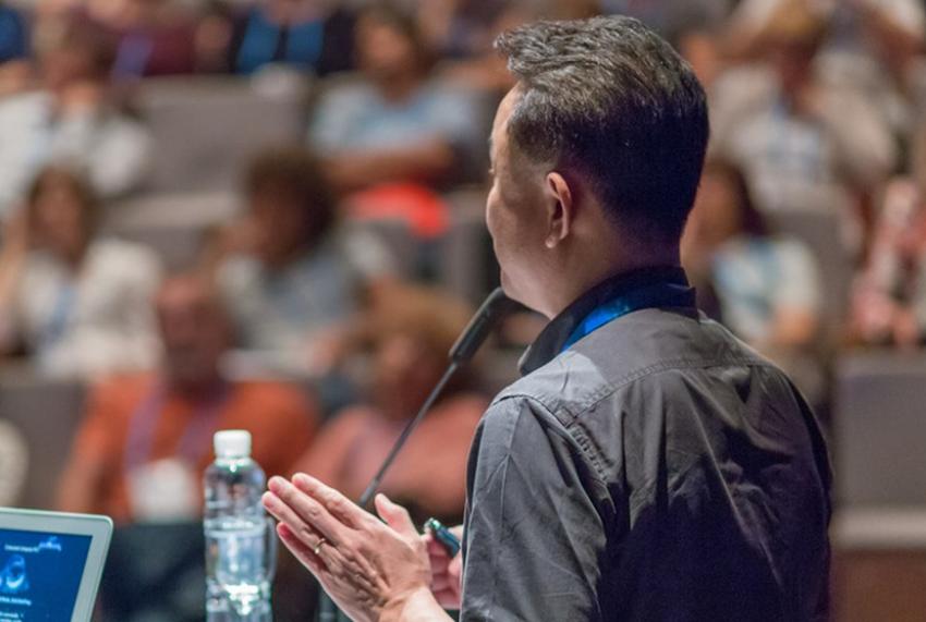 牙周病牙齿松动怎么治疗用什么药,牙周药物治疗的目的