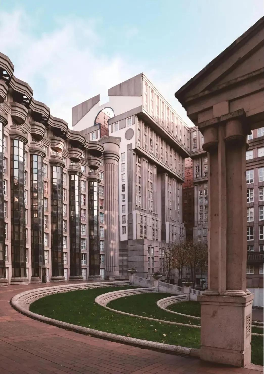 西班牙鬼才建筑师的梦幻世界,西班牙鬼才