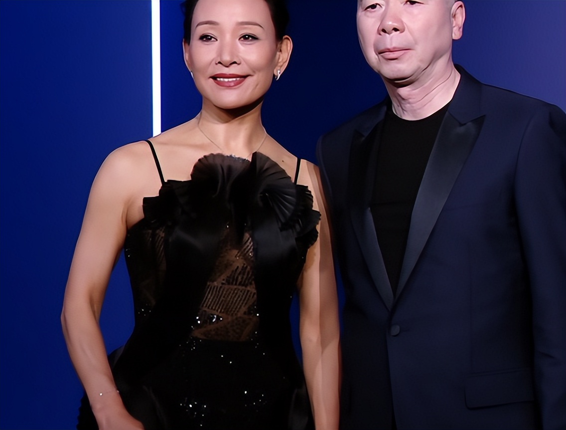 上海这一夜，内娱来了一大半，吴京谢霆锋拿大奖，冯小刚忙着交际