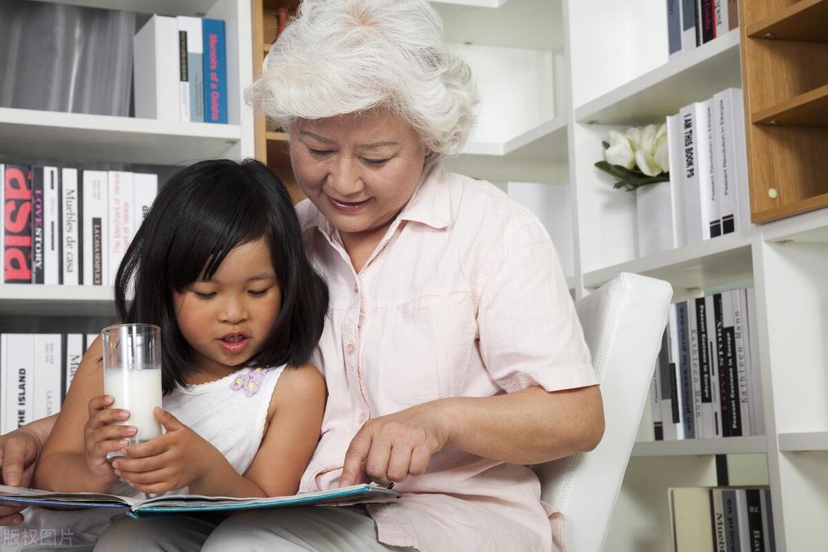 5岁小女孩胆小什么都怕,5岁小女孩胆小怕生怎么办