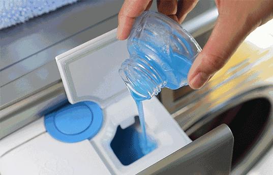 衣服清洗完后老粘毛,陈旧衣服如何洗焕然一新