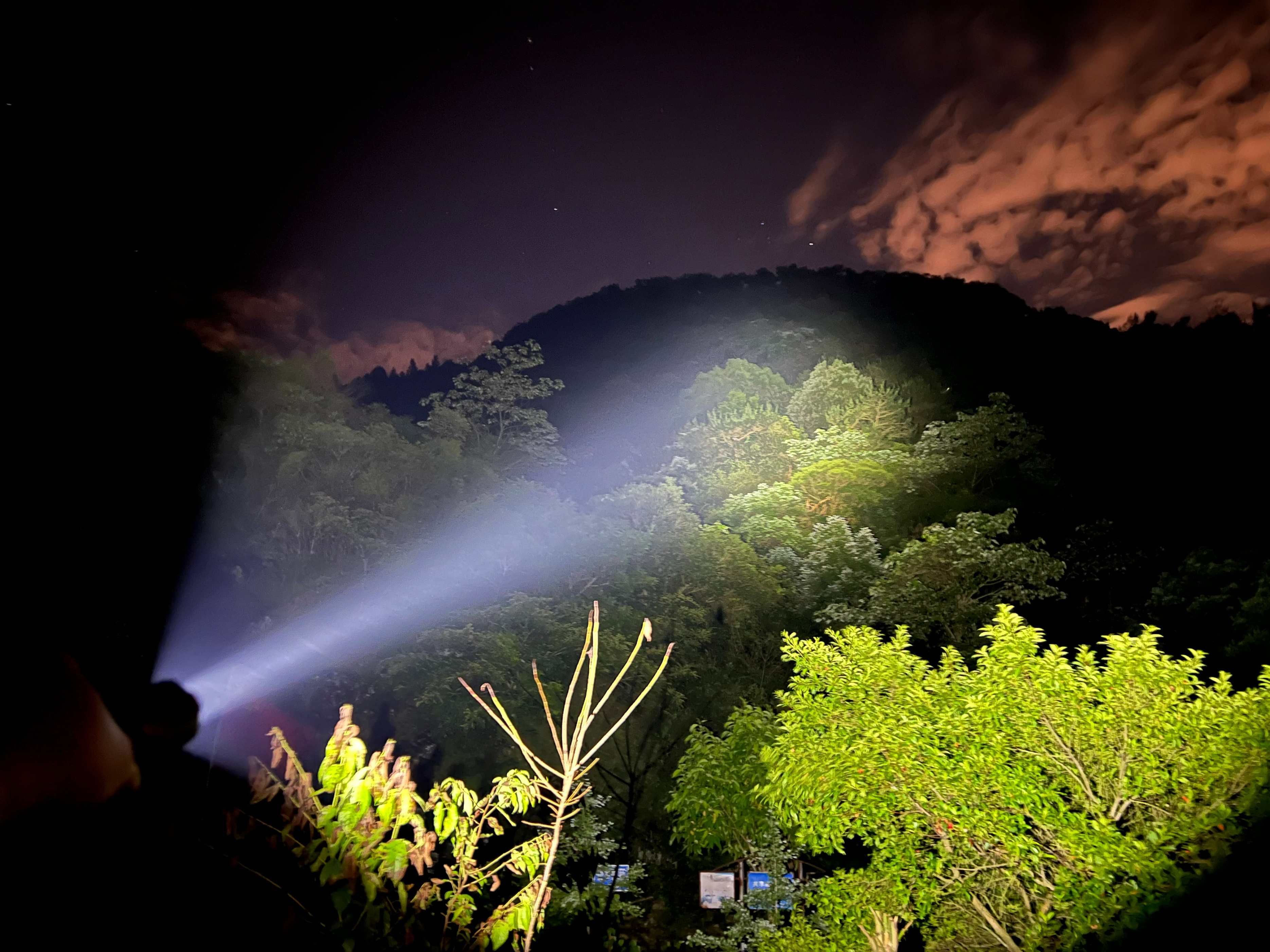 fenixtk22手电评测,fenixtk20uev2.0战术手电