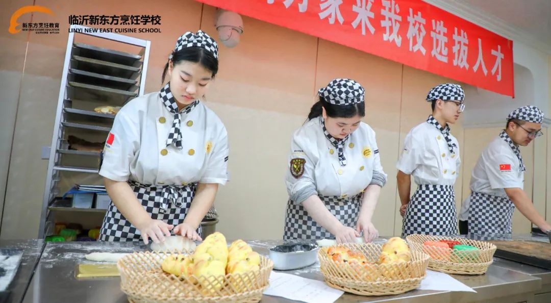华润万家走进临沂新东方烹饪学校选拔人才，校企合作优质就业