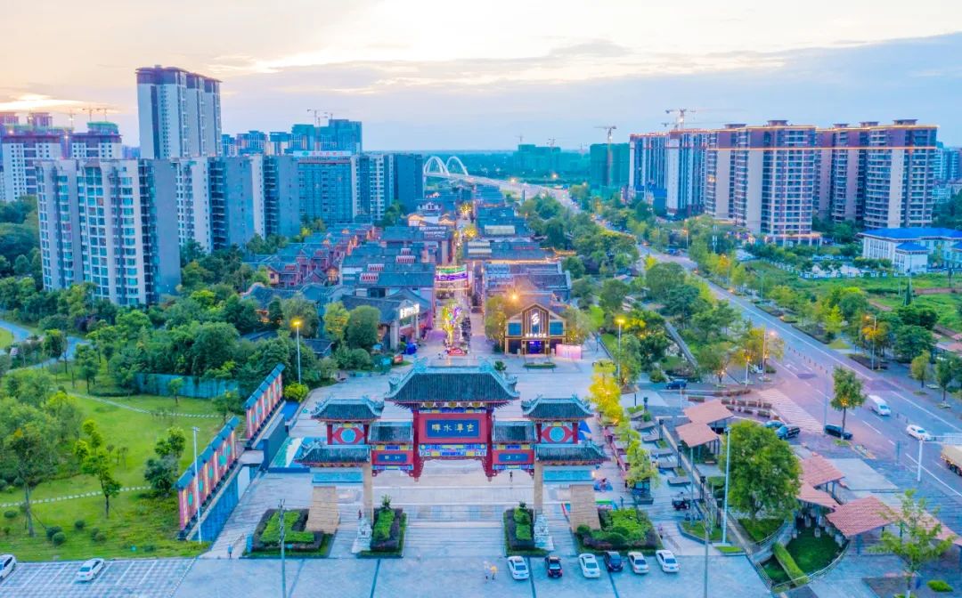 家校共育携手向前,家校社会共育共促成长