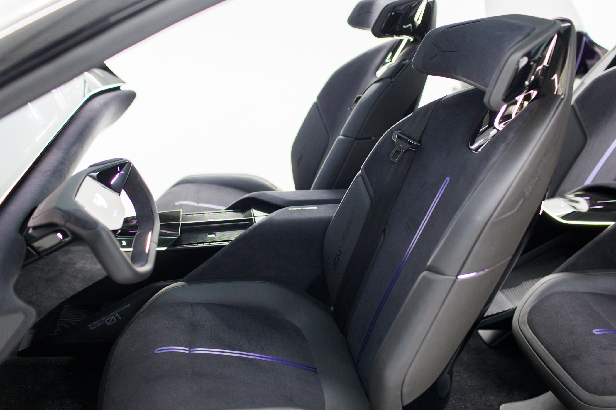 百度旗下第一款车来了！静态体验集度ROBO-01概念车