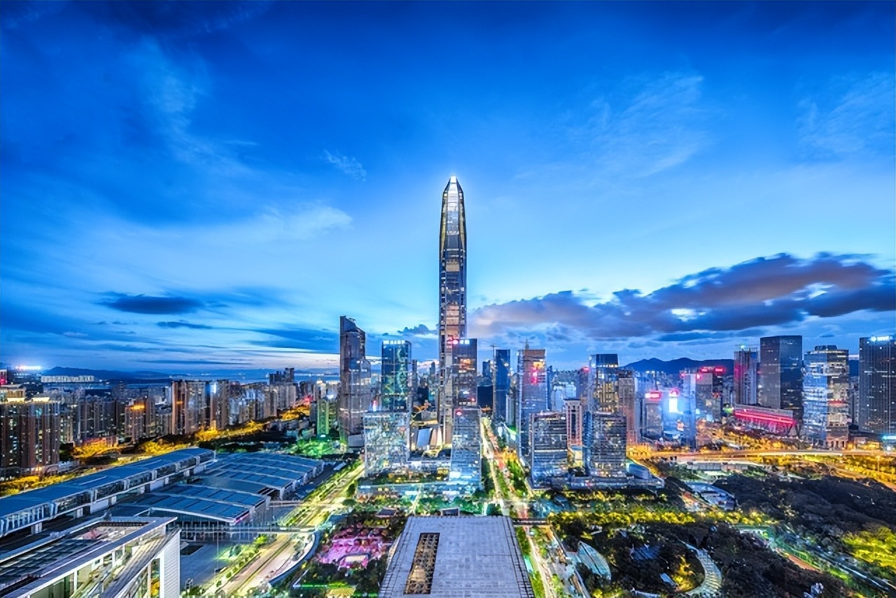 她，从护士到深圳女首富，手握8000项专利，苹果每年上缴100多亿